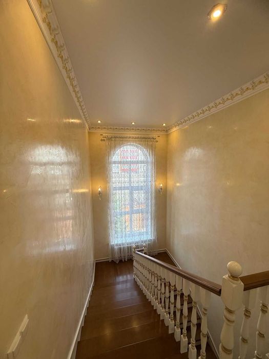 Продаю современный коттедж в черте города!