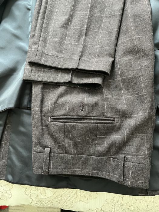 Продаю костюм тройку