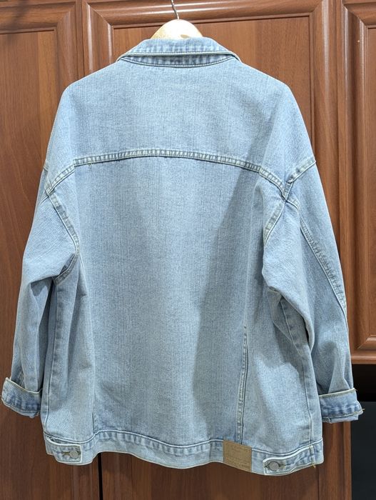 Продам женскую джинсовку оверсайз