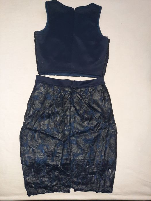 Комплект с късо бюстие в тъмно синьо