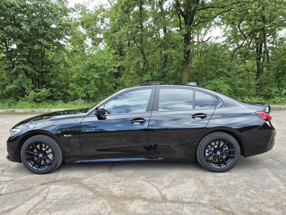 BMW SERIA 330e  2.0L Benzina  292 cp  TVA deductibil
