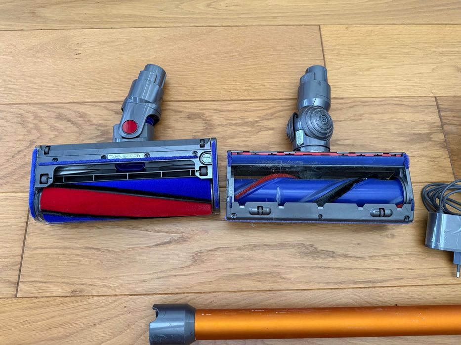 Dyson V8 Absolute (SV10) – Безкабелна прахосмукачка (За части/ремонт) + аксесоари