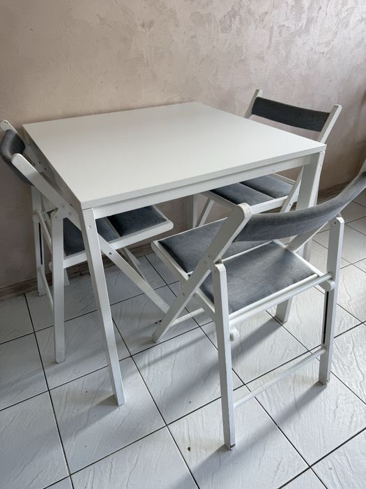 3 маси 12 стола