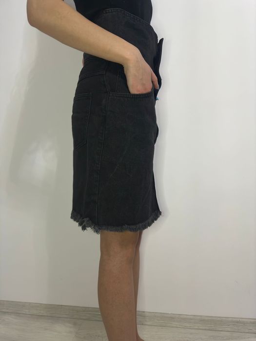 Fusta de blugi, neagra