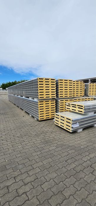 Panou sandwich si Containere Modulare