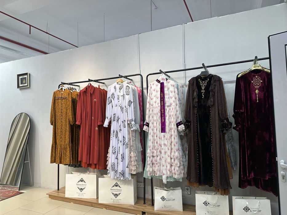 Бутик орнын сатамын  200 000тг