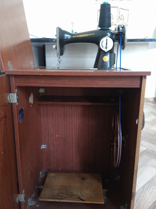 Tepki tikuv mashinasi