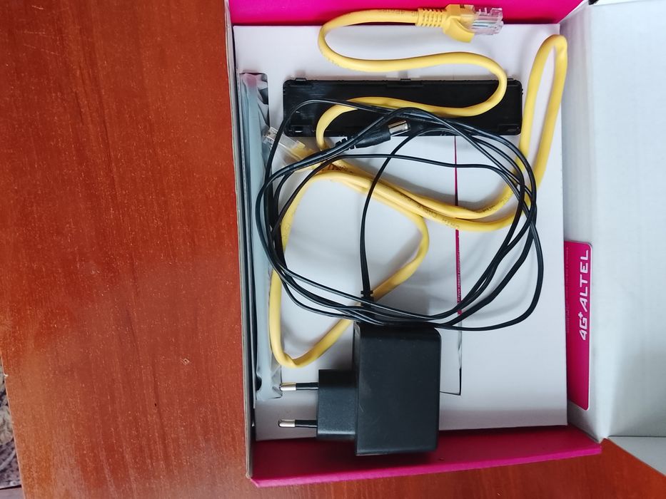 Wi-Fi роутер Altel P28 CPE