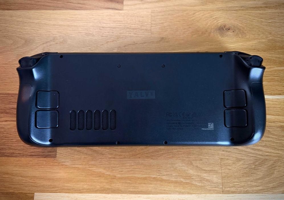 Steam Deck LCD 256GB – stare foarte bună, husă + încărcător original