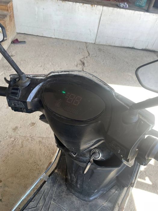 Yangi olingan skuter sotiladi