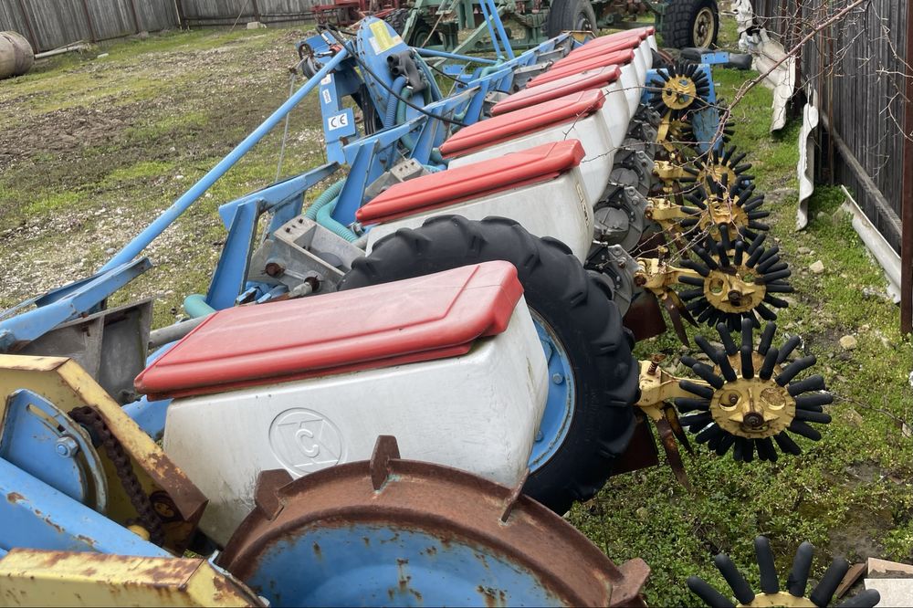 Semanatoare de porumb si floarea-soarelui