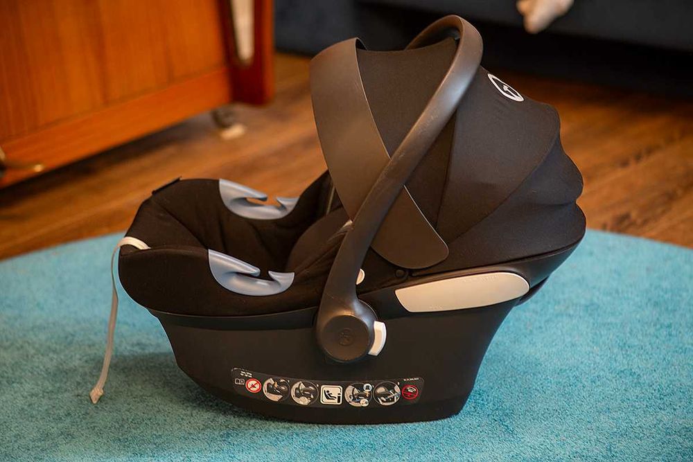 Cybex Aton M i-Size (Столче за кола)