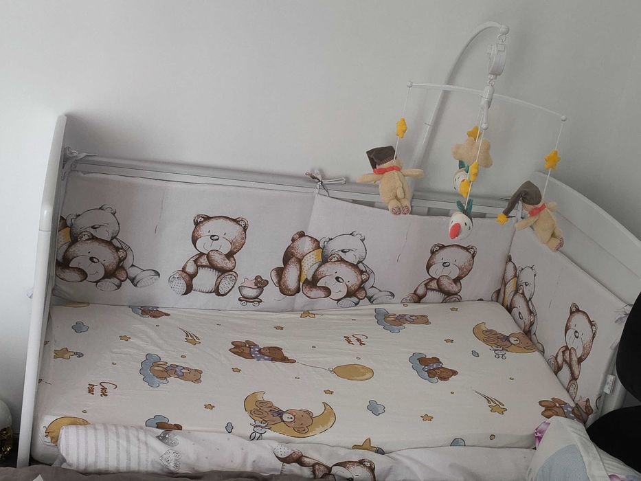 Pătuț copil bebelusi cu carusel