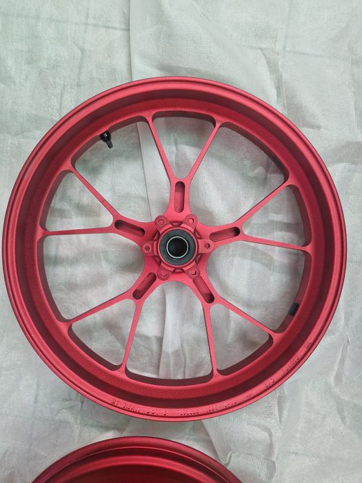 Aprilia RSV4 factory piese ( nu kawasaki yamaha honda suzuki )