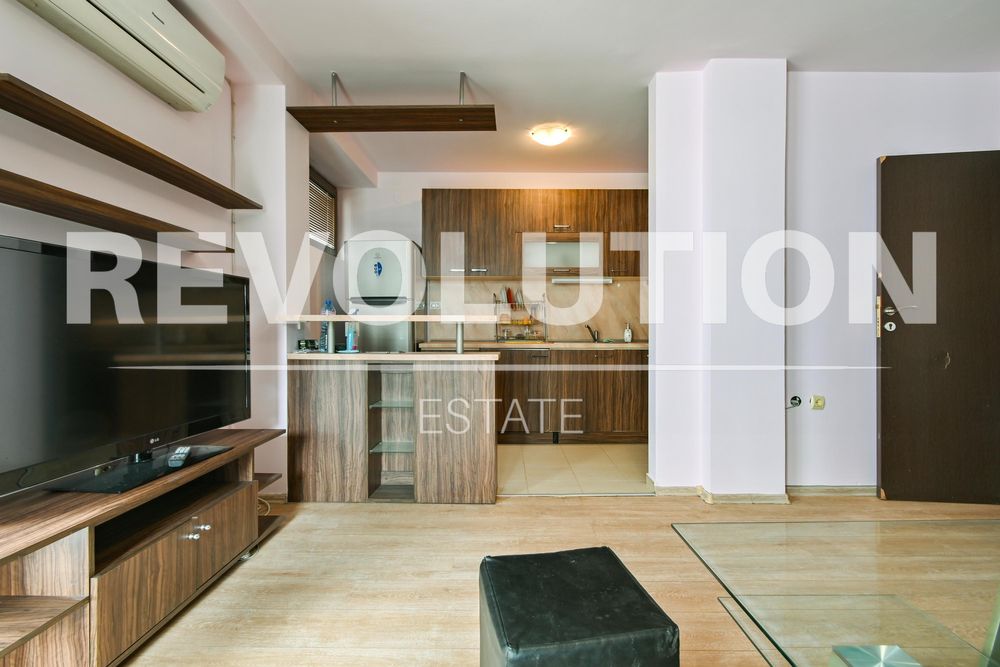 Дава се под наем Тристаен апартамент в София, Красно село - 105 кв.м за 750 € - Снимка #3