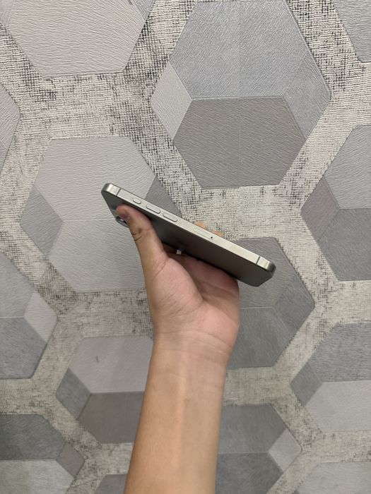 iphone 15 Pro srochni