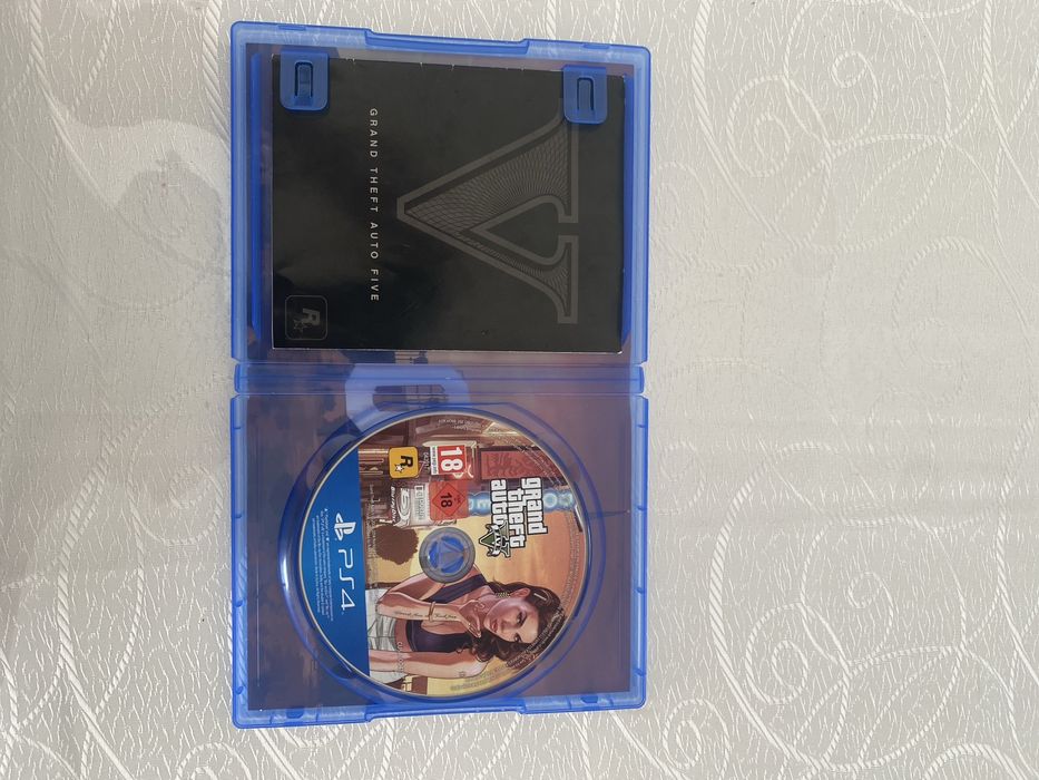 Playstation 4 slim 500gb + gta 5