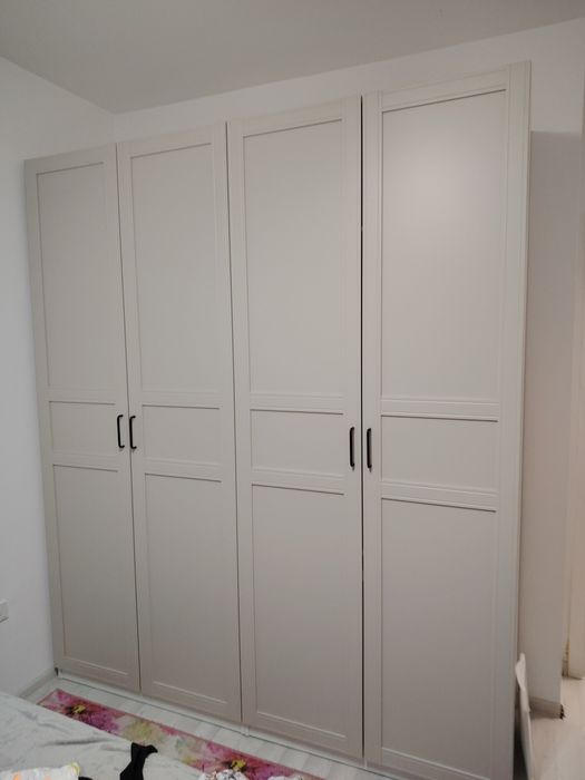 Șifonier Ikea patru uși