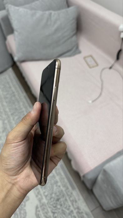 Iphone 11 Pro Max с разбитым экраном торг есть