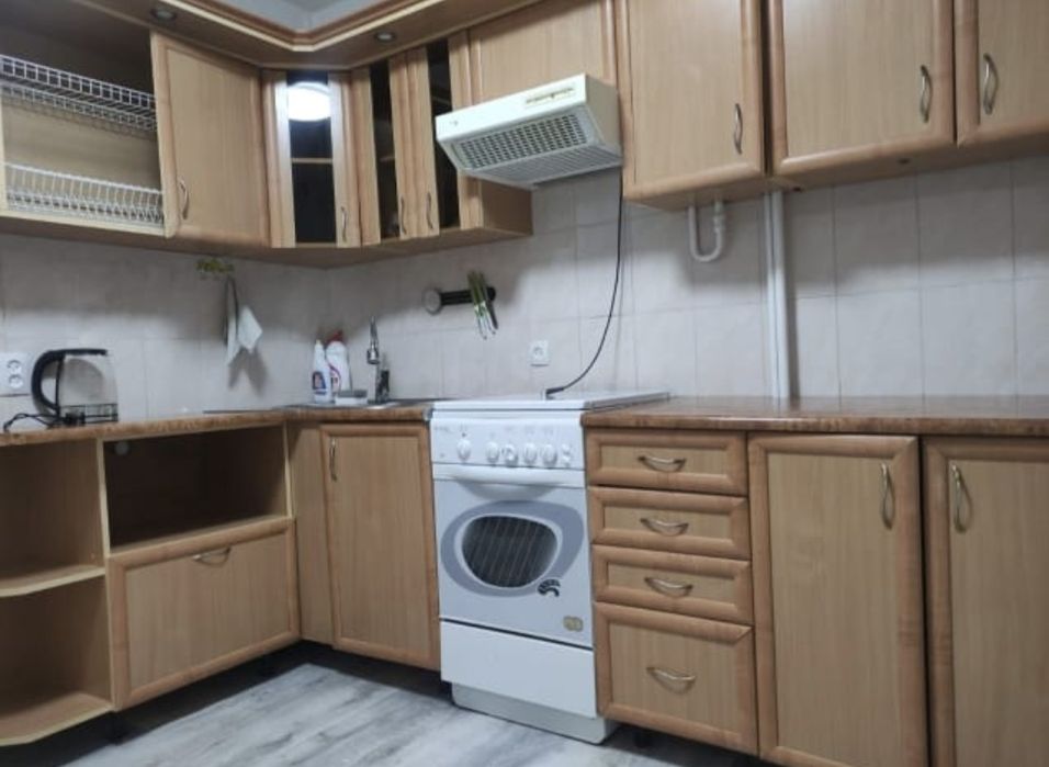 Сдам 2 комн. квартиру район 8 школы
