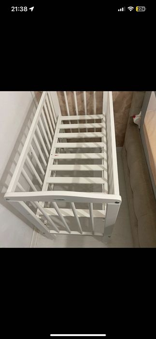 Pat de bebelusi de lemn