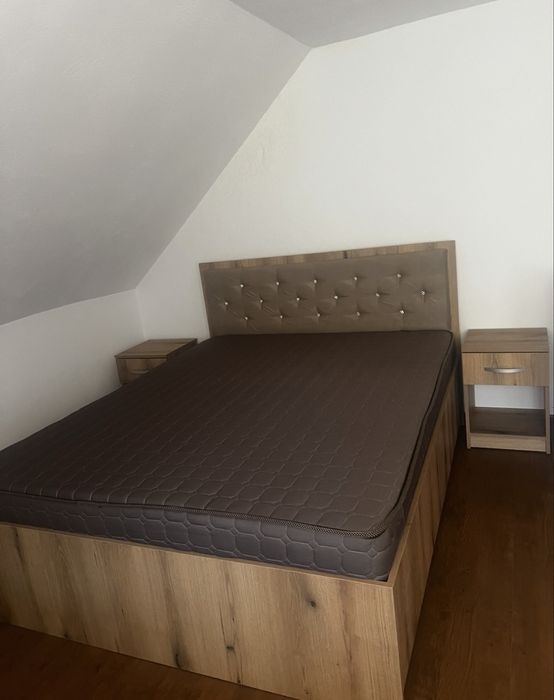Vând pat de 160/200 cu tot cu noptiere
