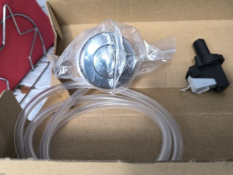 Бутон с прекъсвач за джакузи или мелачка за мивка