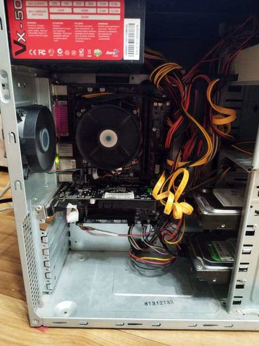 Продам компьютер на cor i5 4440.