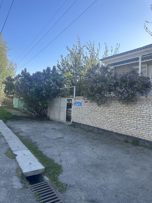 Срочно продаётся 2-ых этажный дом .