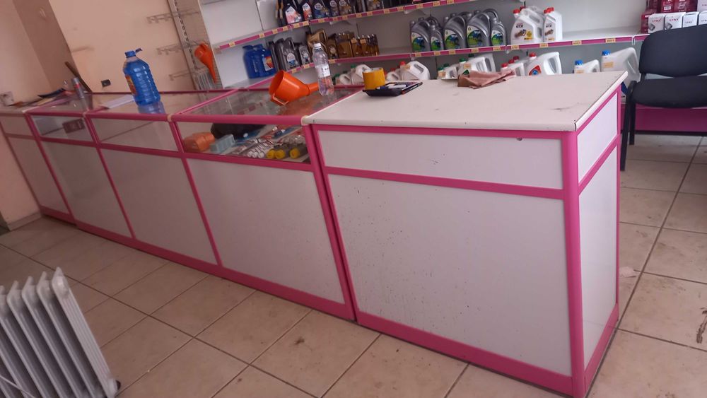 продам торговую мебель дешево.