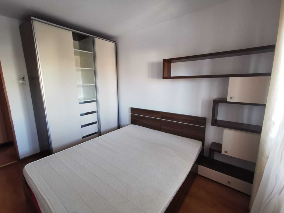 Închiriez apartament