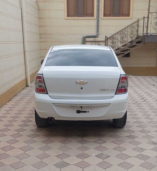 Кобальт шевролет сотилади