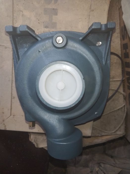 Насос, крышка с крыльчаткой.