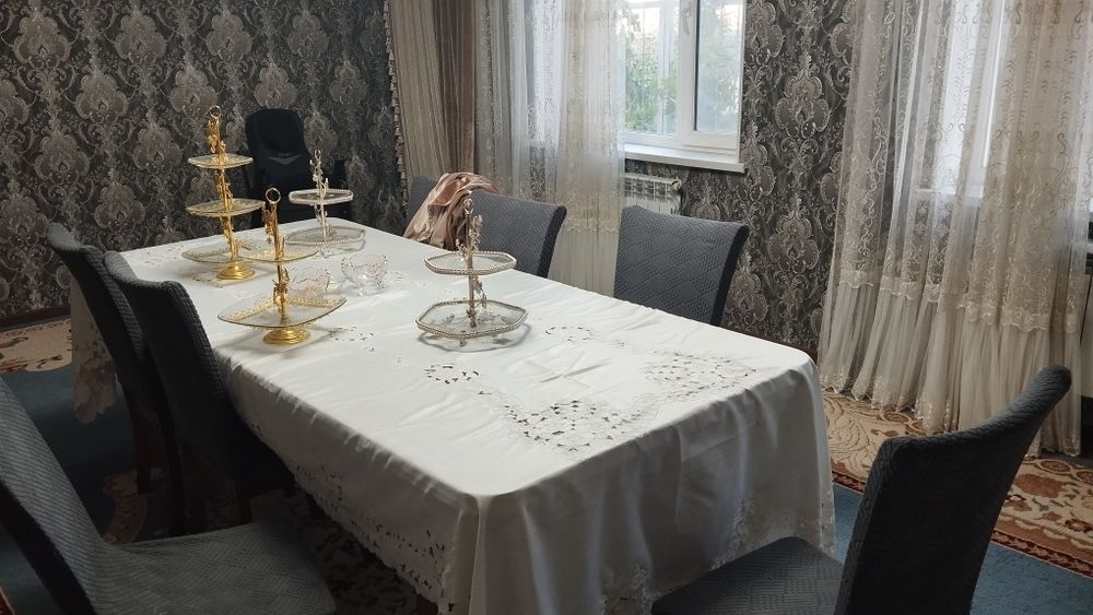 стол для гостинной