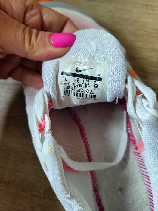 Дамски маратонки Nike