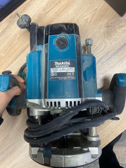 Продам Фрезу Makita