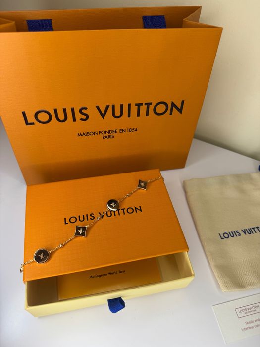 Louis Vuitton гривна
