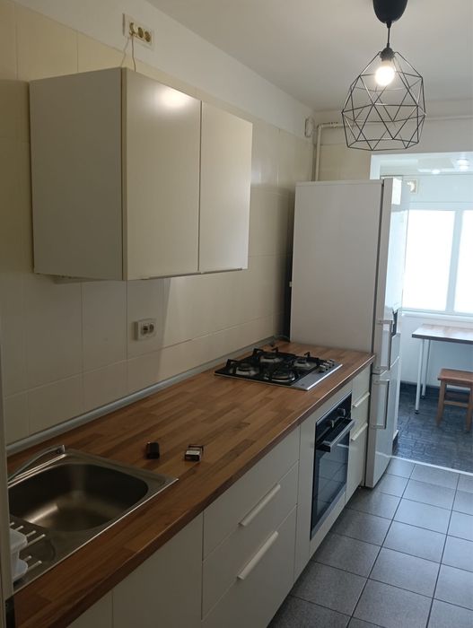 Inchiriez apartament cu 2 camere