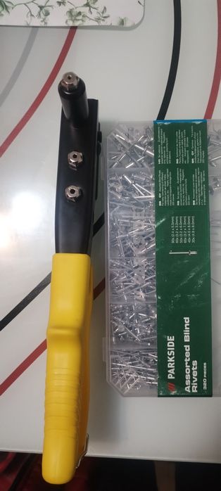 Pistol nituri stanley. Si set  nituri parkside