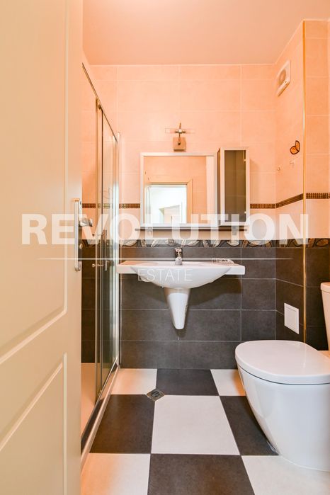 Дава се под наем Тристаен апартамент в София, Хладилника - 96 кв.м за 900 € - Снимка #16