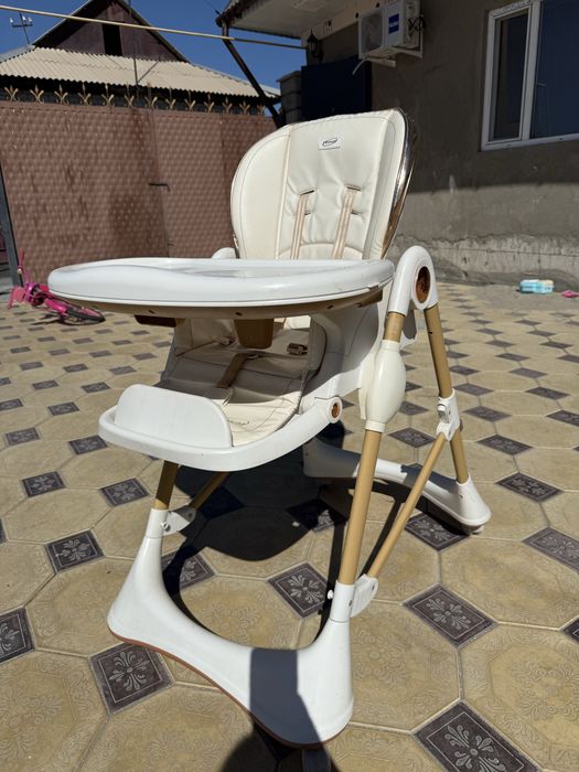 Детскский столик для кормления