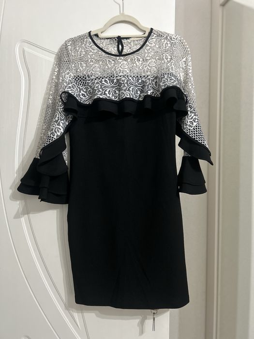 Черна рокля с дантели