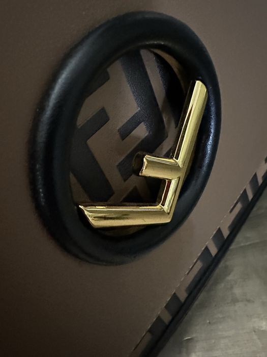 Чанта Fendi естествена кожа