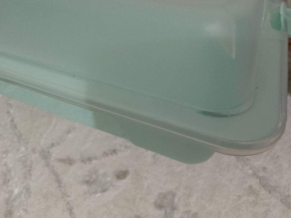 Пластмасова кутия с охлаждащ елемент