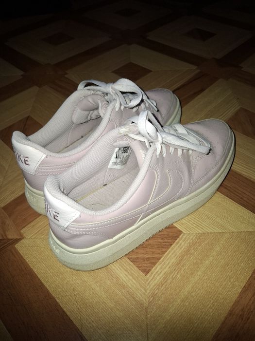 Маратонки Nike .