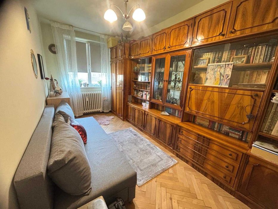 Apartament 4 camere - zona Rovine - Piața Gării, Etaj 1/4 - 81 mp