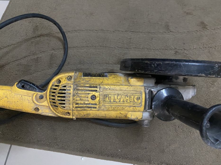 Продам болгарку большую