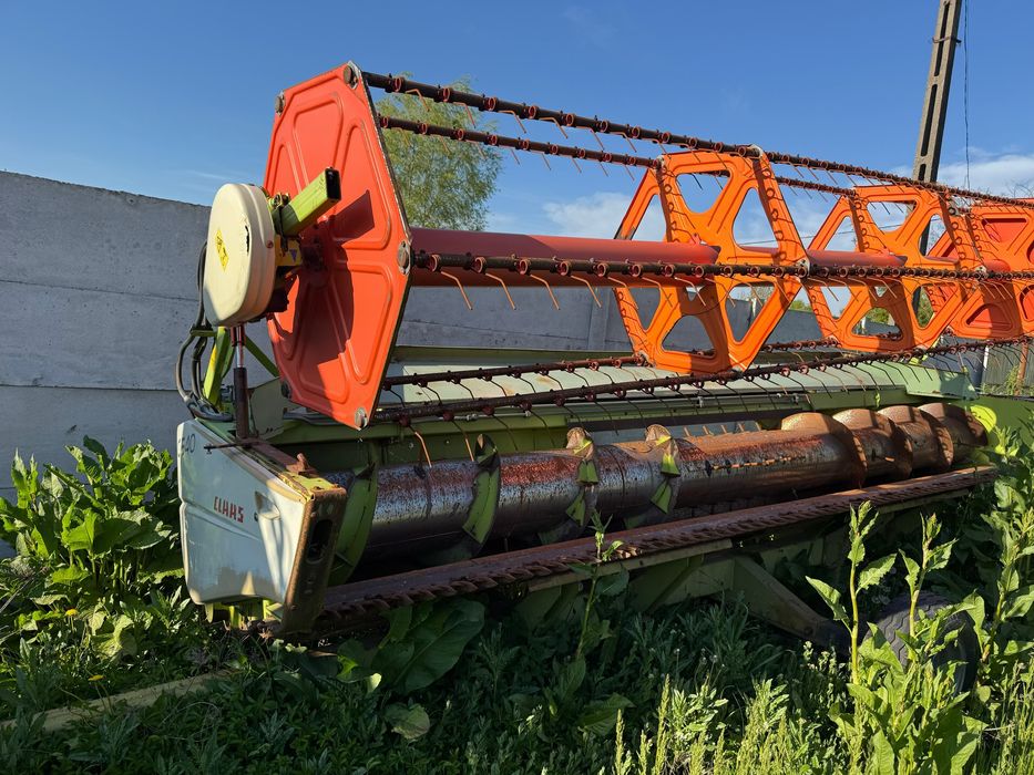 De vanzare 2 combini claas