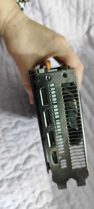 Продам видеокарту AMD RX570, 8 GB