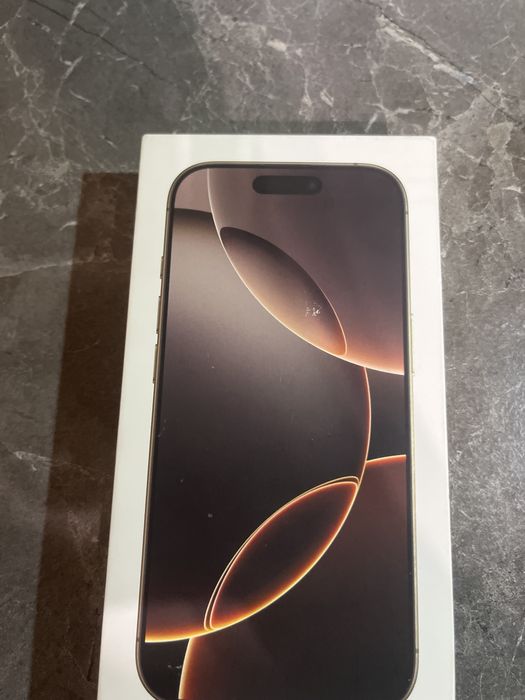 Продаю айфон 16 про новый